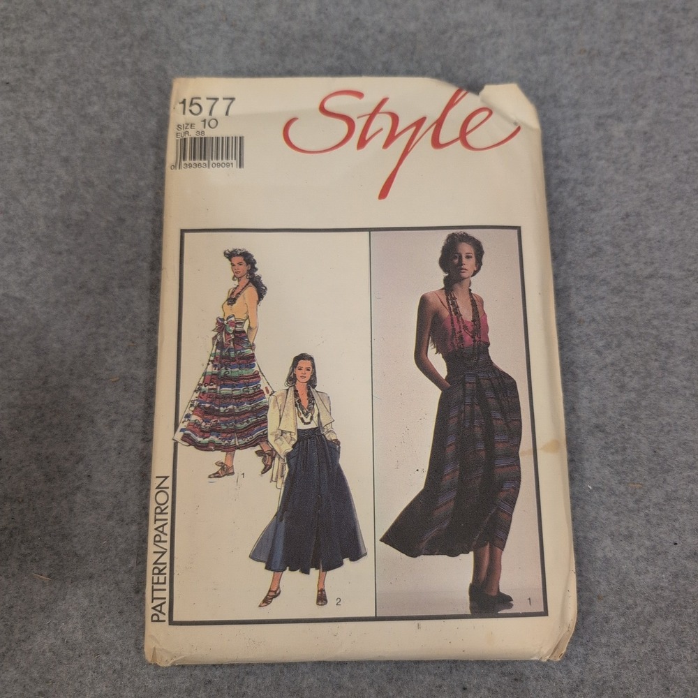 Style 1577 Misses Pleated Skirts Sewing Pattern Size 10 Mid-Calf Pockets Vintage